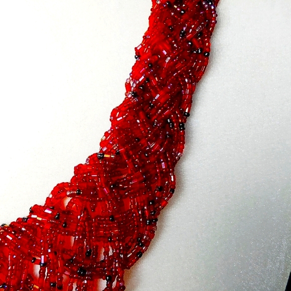 Glass seed bead vintage woven red necklace - Picture 3 of 6